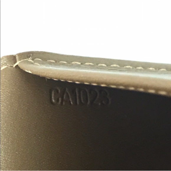 Louis Vuitton Vernis Monogram Long Wallet - Picture 5 of 5